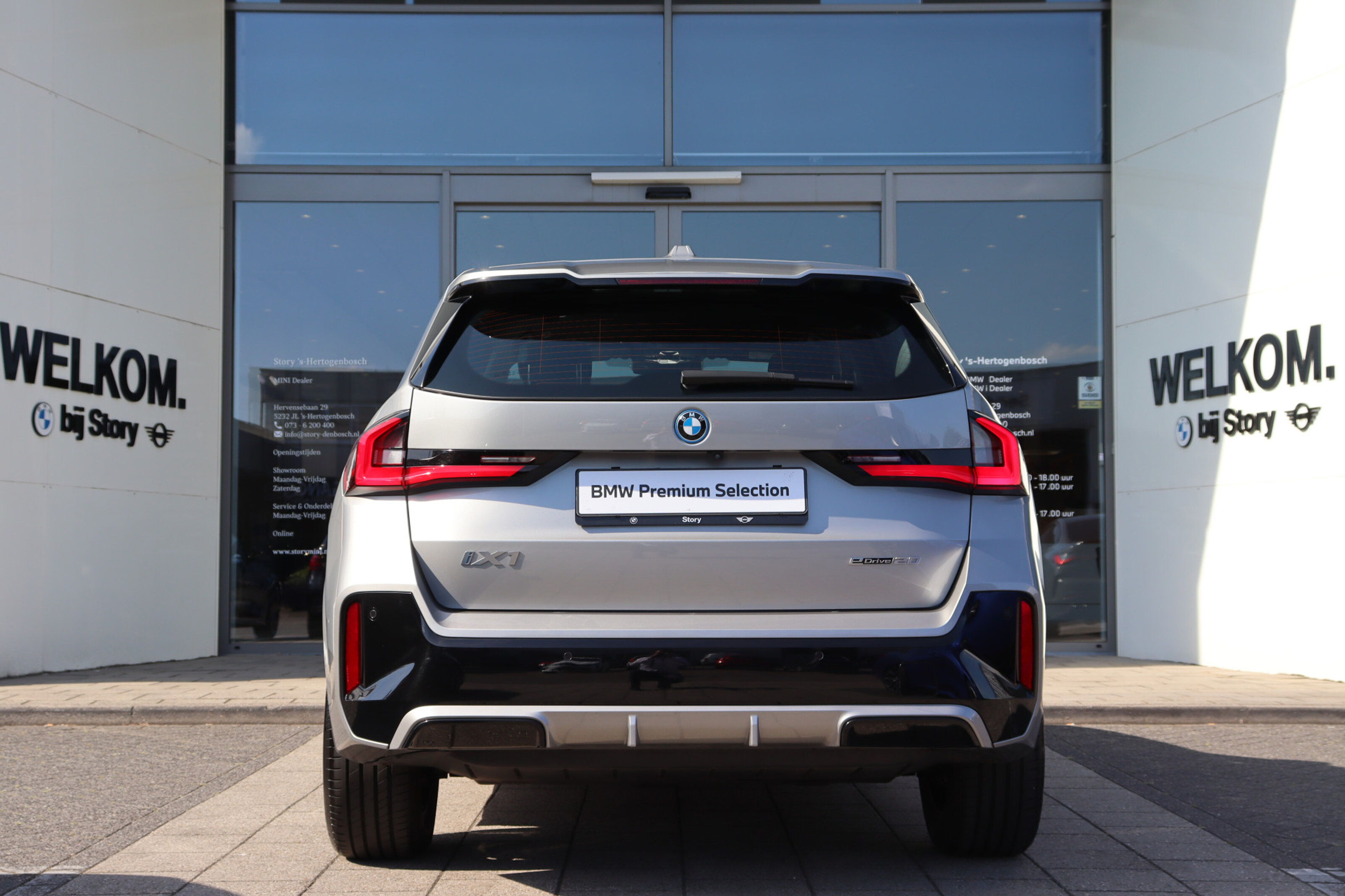 BMW iX1 8
