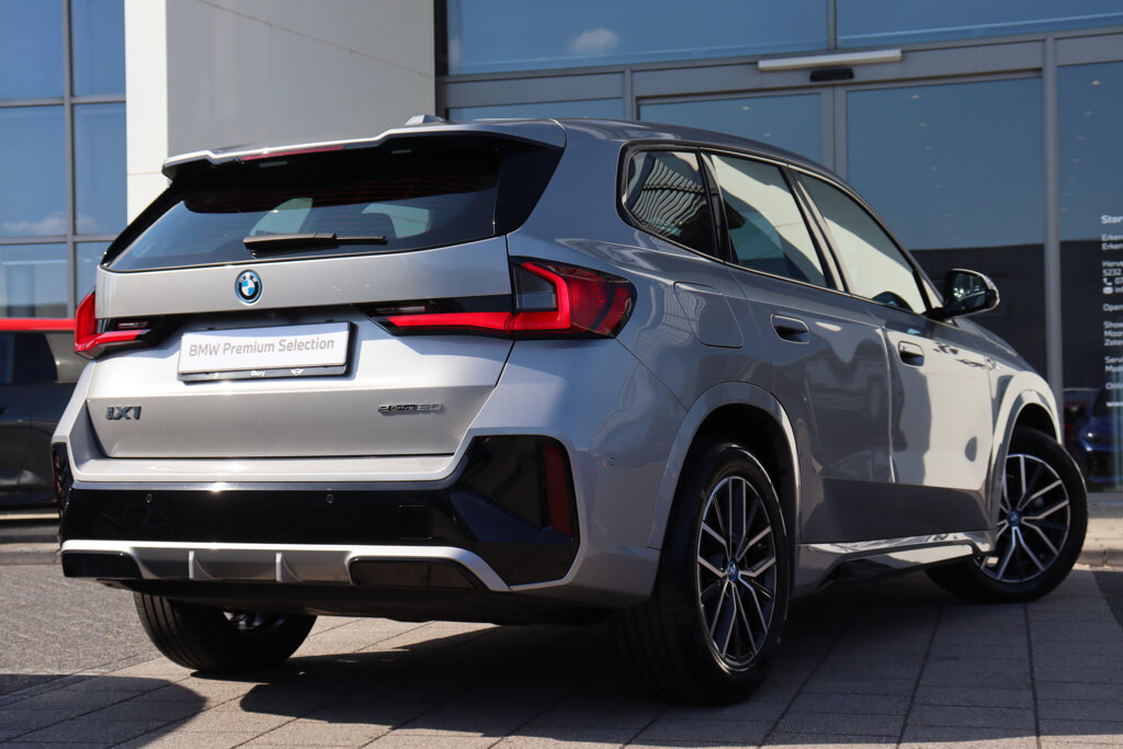 BMW iX1 9