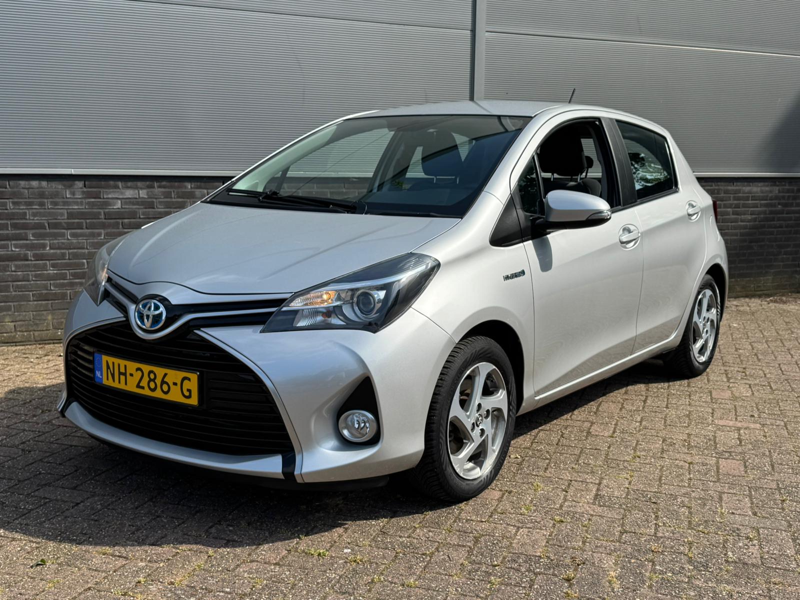 Toyota Yaris 1.5 Hybrid Trend Limited + Fietsendrager beugel