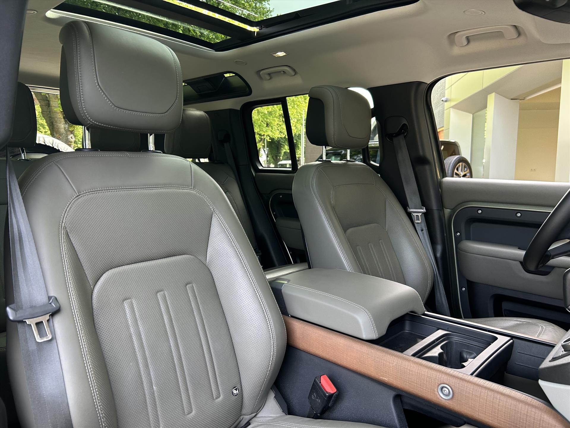 Land Rover Defender P400e PHEV HSE - Afbeelding 4