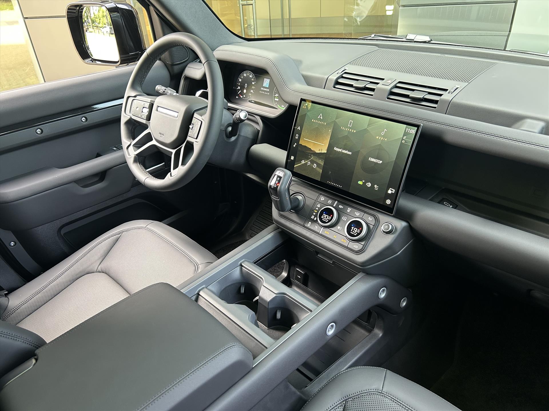 Land Rover Defender P300e PHEV AWD X-Dynamic SE Edition - Afbeelding 5