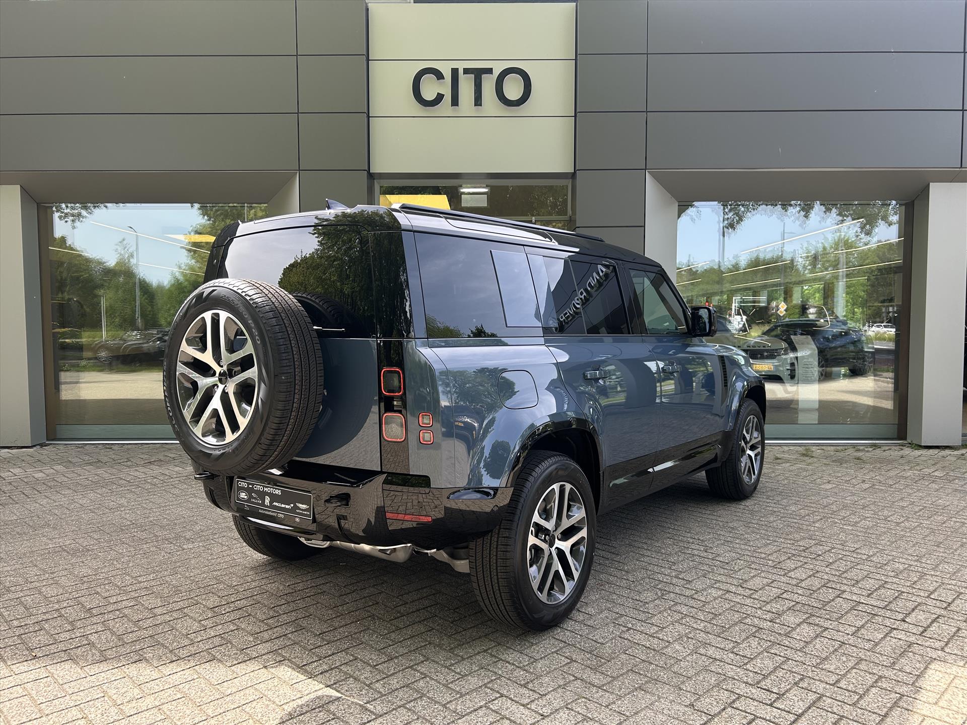 Land Rover Defender P300e PHEV AWD X-Dynamic SE Edition - Afbeelding 3