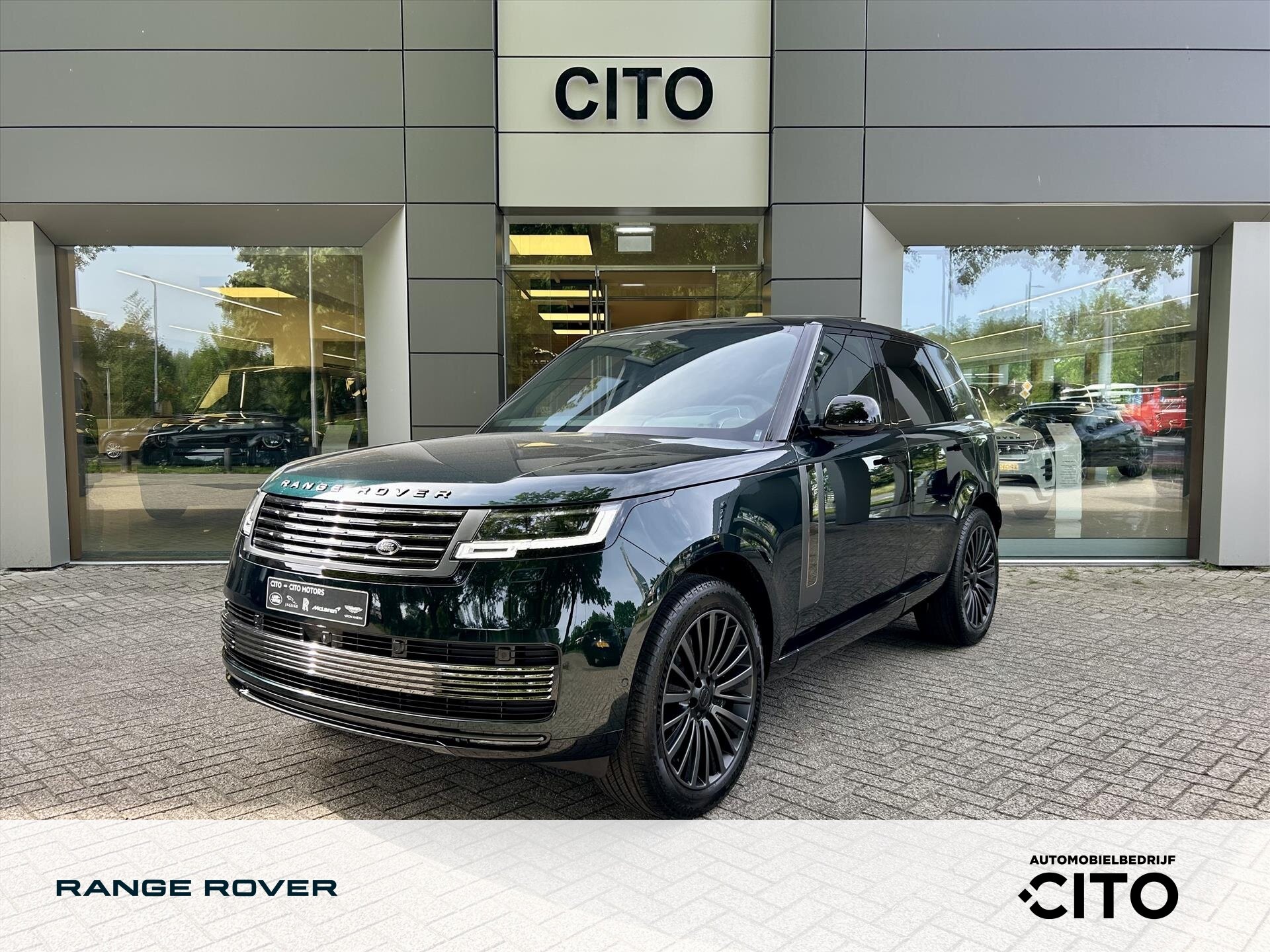 Land Rover Range Rover P550e PHEV AWD SV - British Racing Green