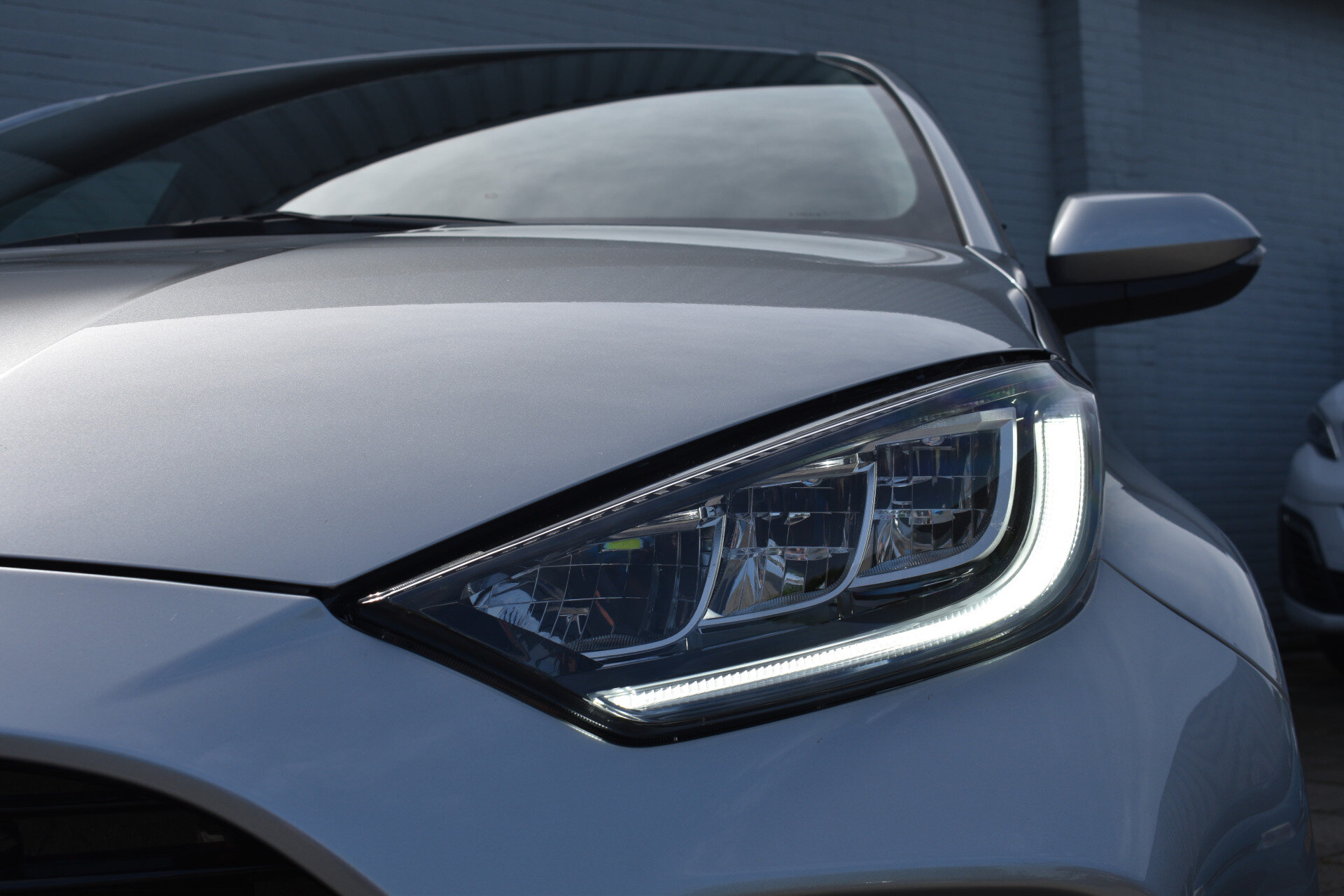 Toyota Yaris 1.5 Hybrid 115 Dynamic Limited 116pk Automaat - Afbeelding 2