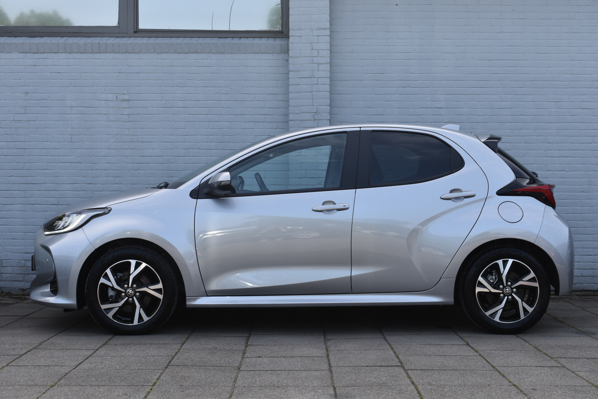 Toyota Yaris 1.5 Hybrid 115 Dynamic Limited 116pk Automaat - Afbeelding 3