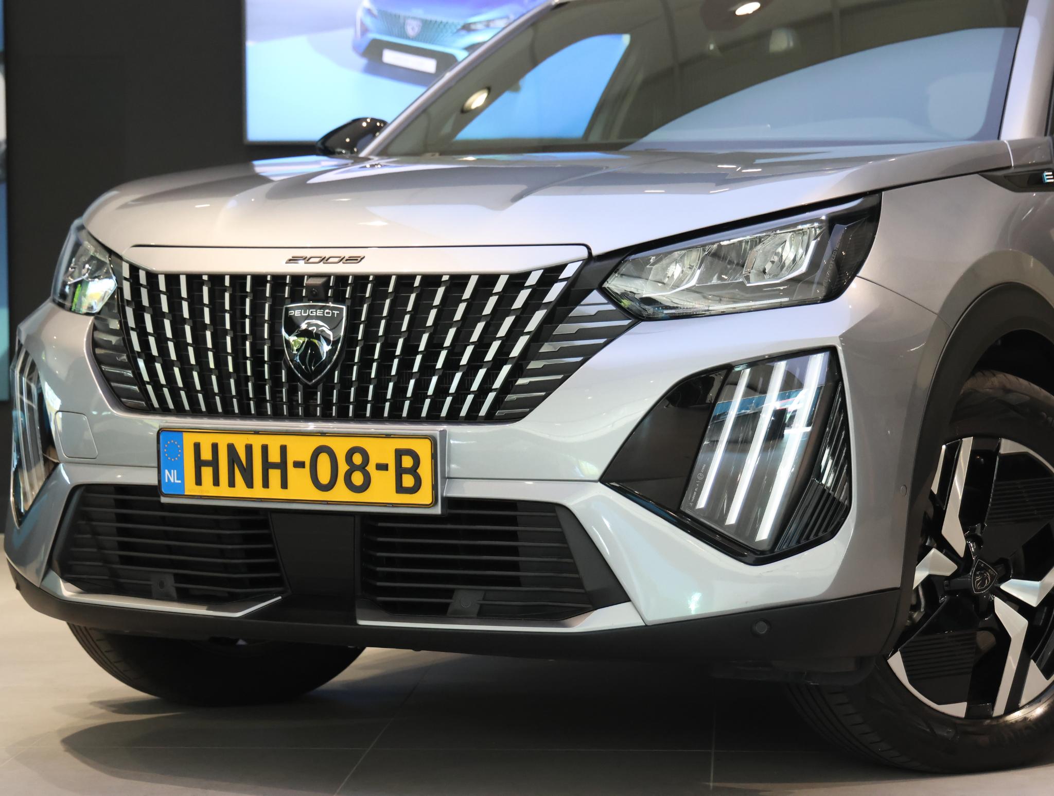 Peugeot e-2008