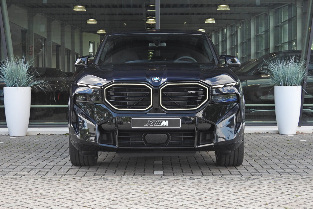 BMW XM 11