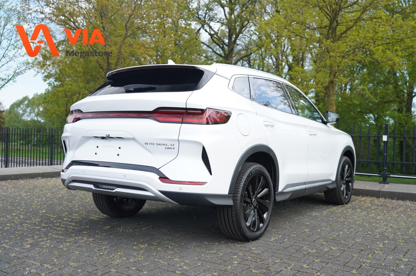 BYD SEAL U Black Pack | 1.5i PHEV (160 kW) DM-i Boost | Schuifdak | Elektr. stoelen | Camera | - Afbeelding 3