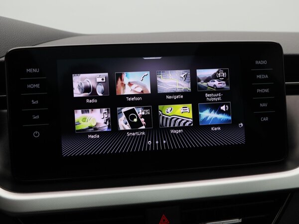 Apple Carplay/Android Auto Apple Carplay/Android Auto