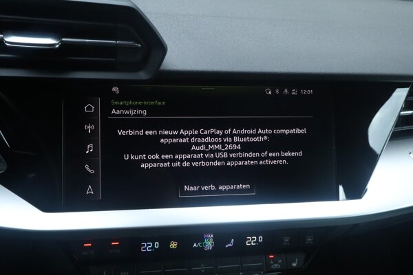 Apple Carplay/Android Auto Apple Carplay/Android Auto