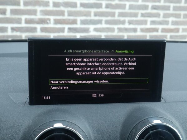 Apple Carplay/Android Auto Apple Carplay/Android Auto