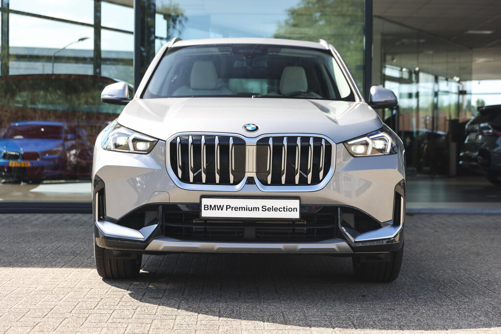BMW X1 6