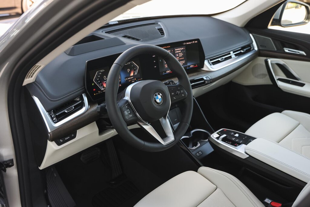 BMW X1 12