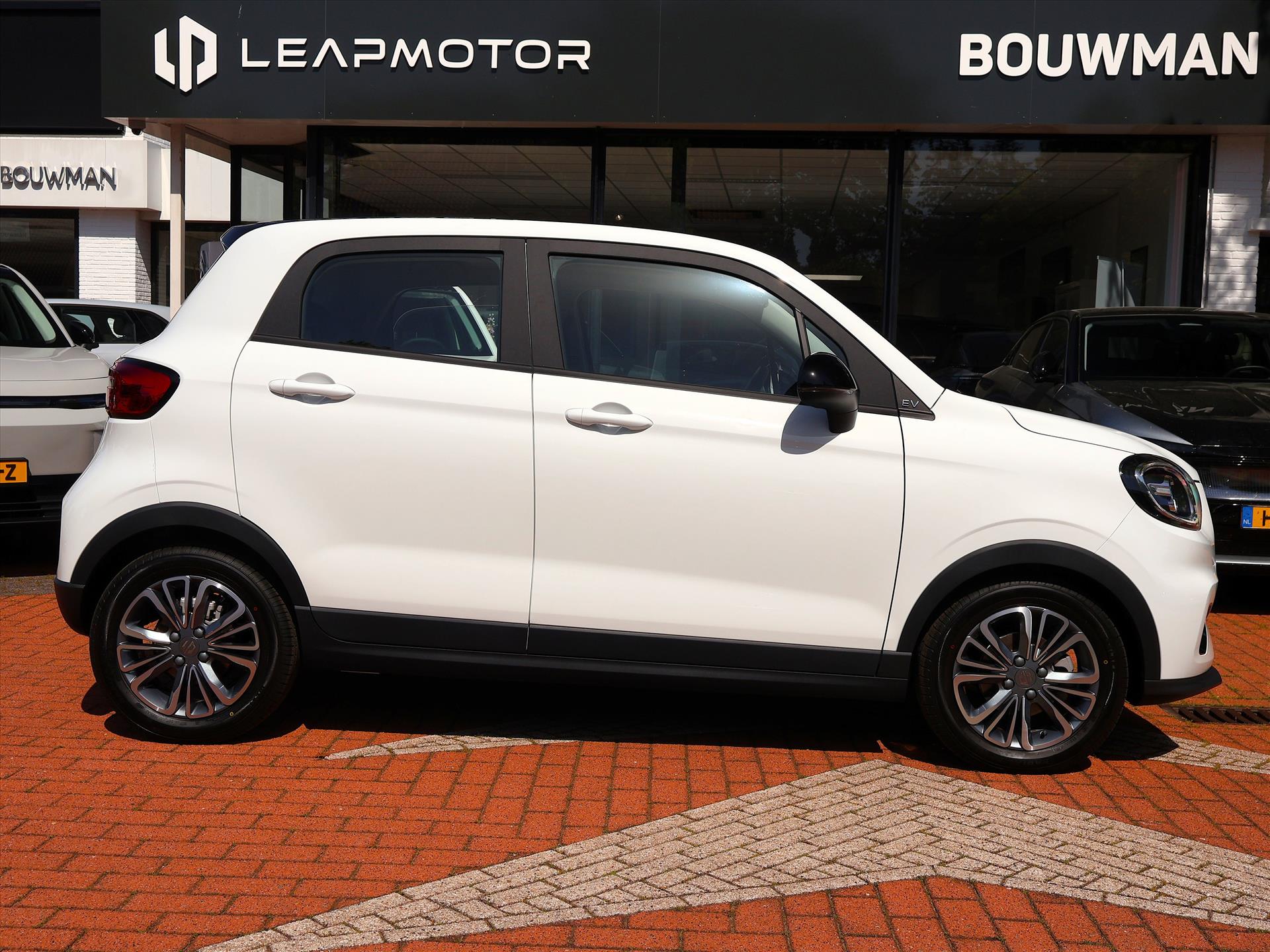 Leapmotor T03 EV 37,3 kWh 95PK Design NIEUW, Rijklaarprijs | Camera | Navigatie | Panoramadak | Lichtmetalen wielen - Afbeelding 3