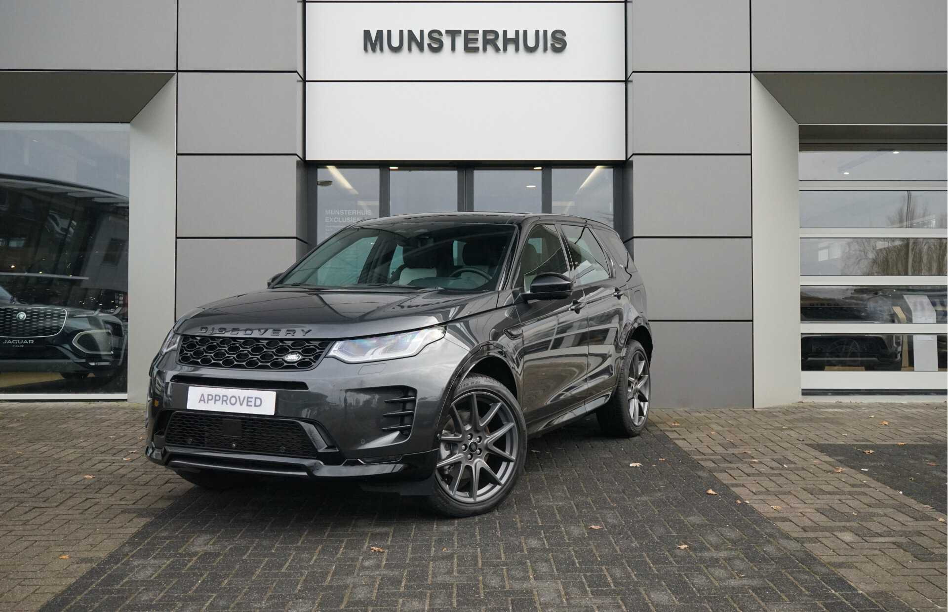 Land Rover Discovery Sport P300e PHEV Dynamic HSE