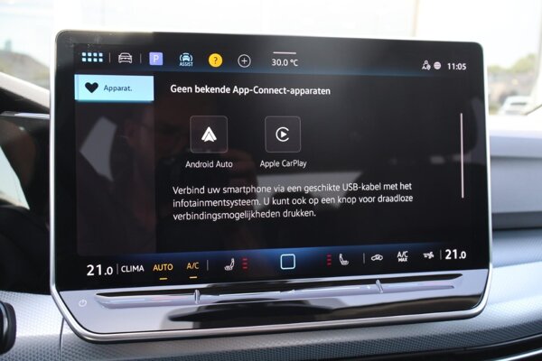 Apple Carplay/Android Auto Apple Carplay/Android Auto