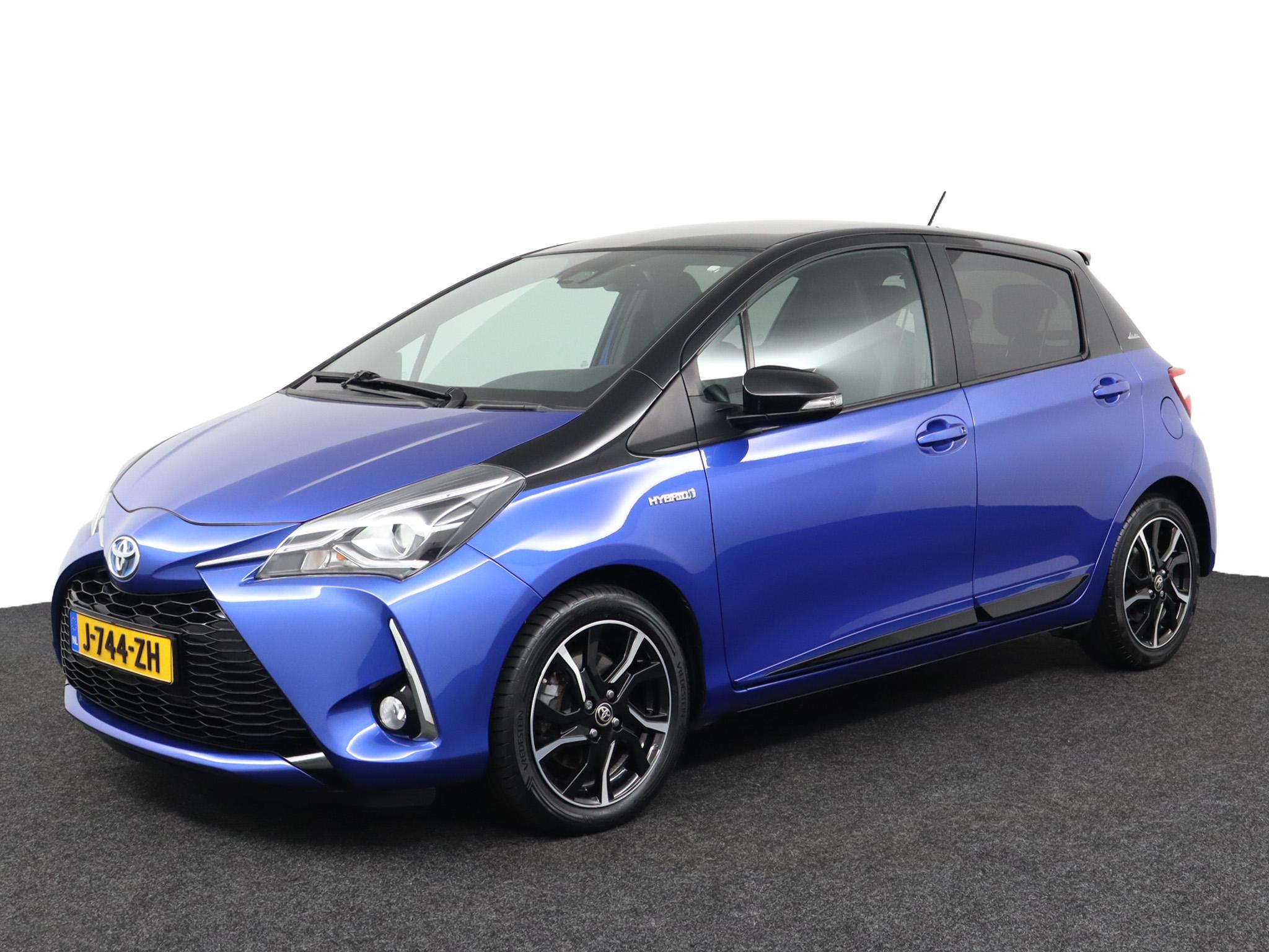 Toyota Yaris 1.5 Hybrid Bi-Tone