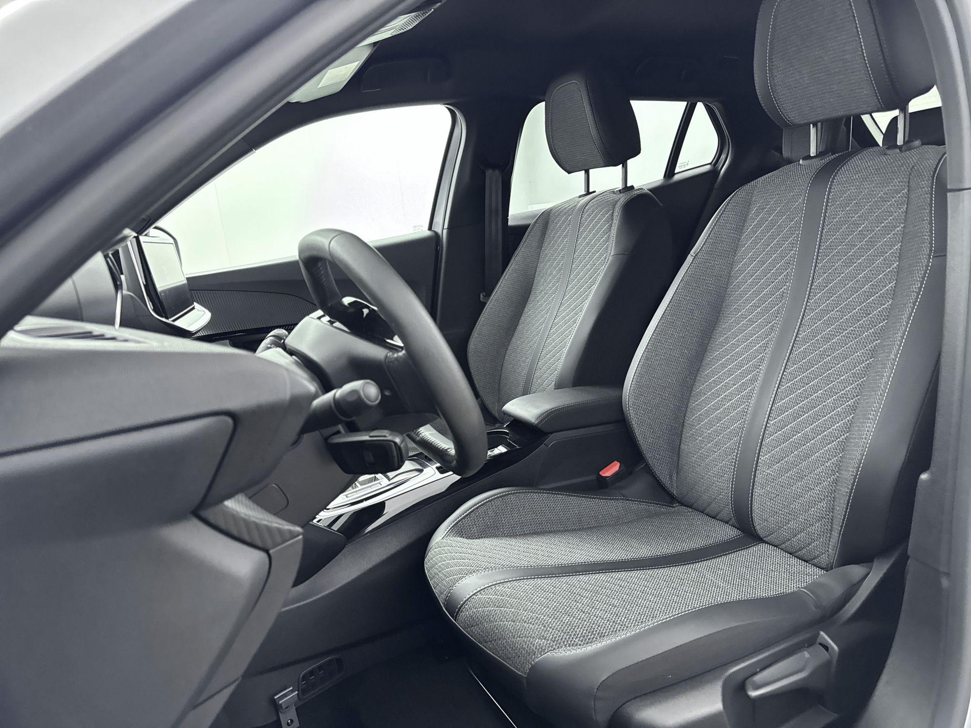 Peugeot e-2008