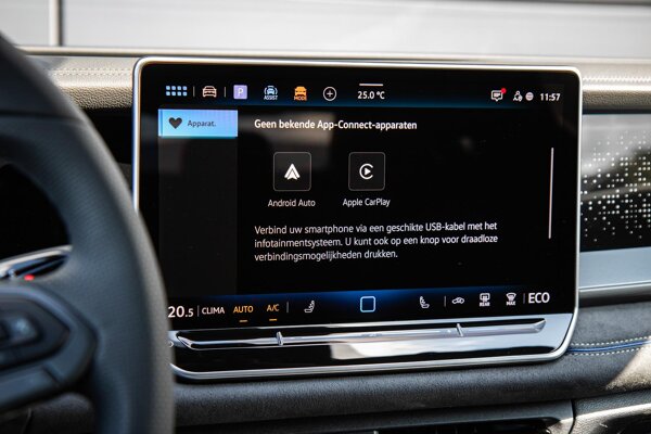 Apple Carplay/Android Auto Apple Carplay/Android Auto