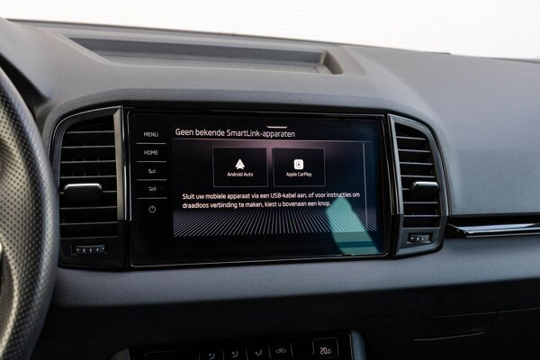 Apple Carplay/Android Auto Apple Carplay/Android Auto