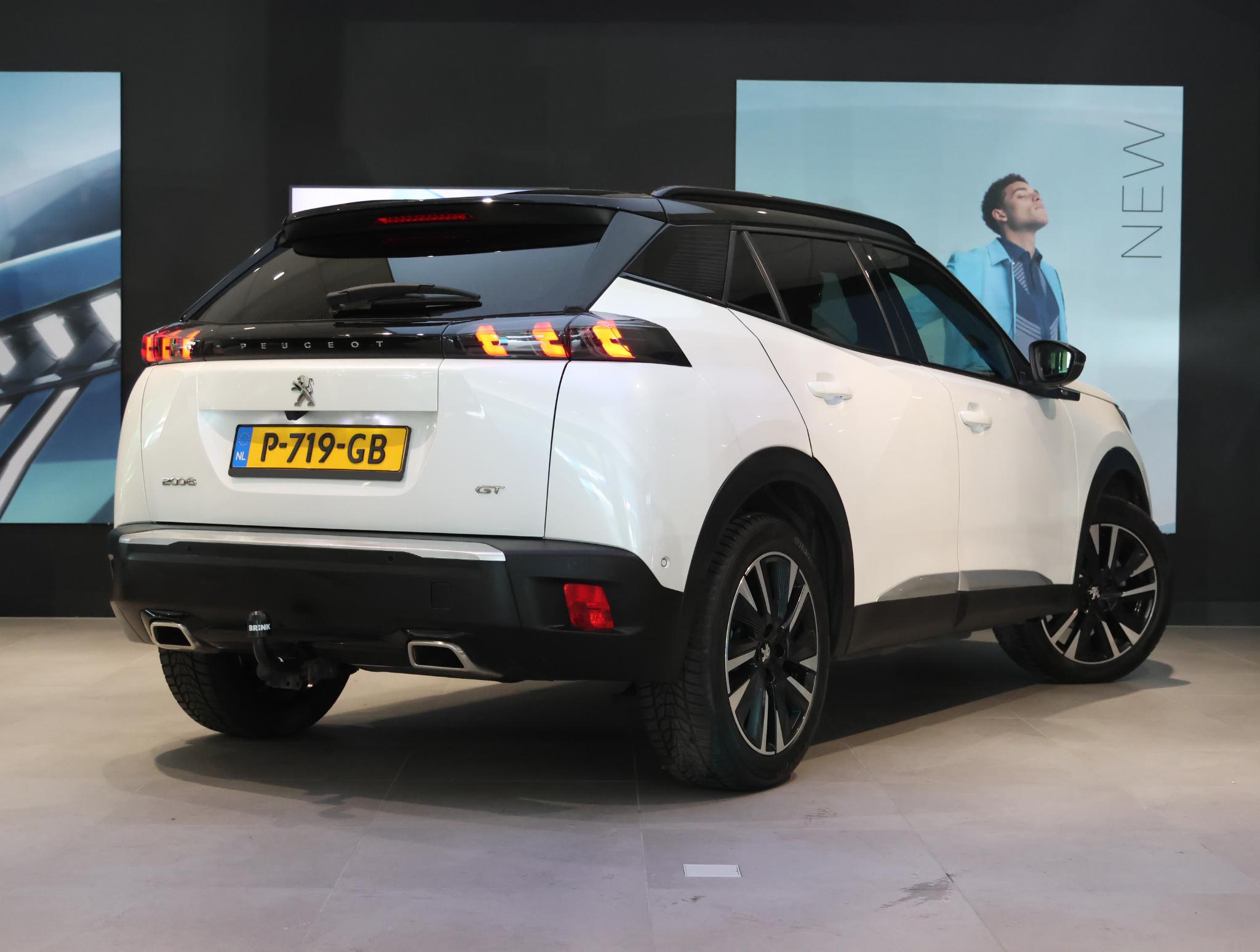 Peugeot 2008 SUV GT Pack 130 pk Automaat - Afbeelding 3