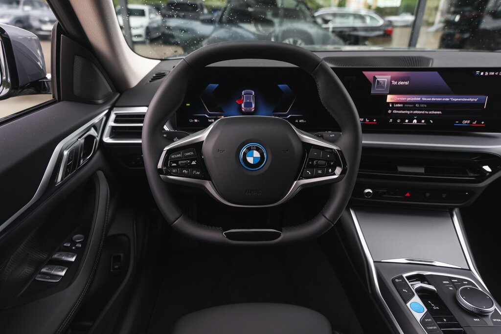 BMW i4 3