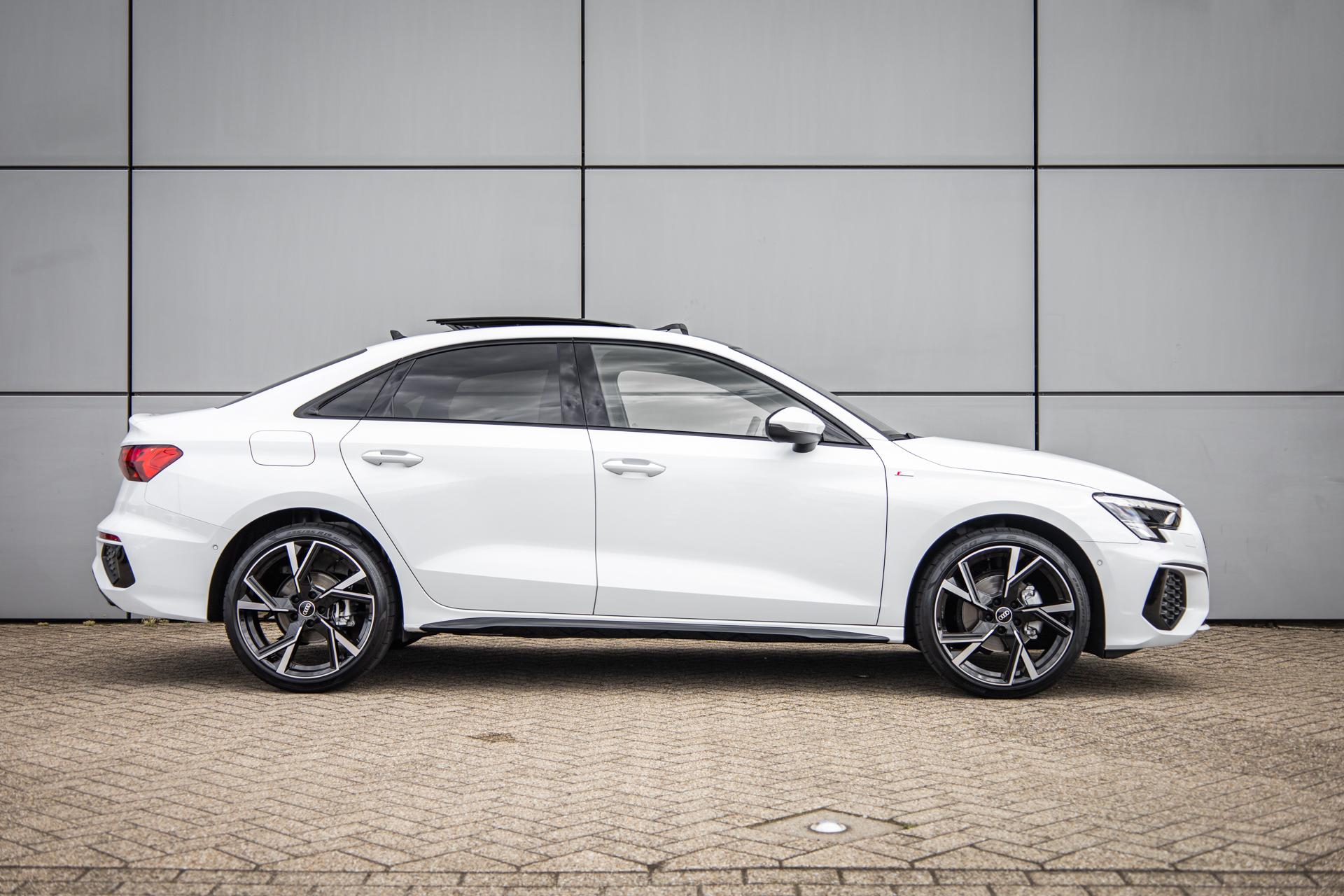Audi A3 Limousine 35 TFSI 150pk S-tronic S Edition - Afbeelding 3