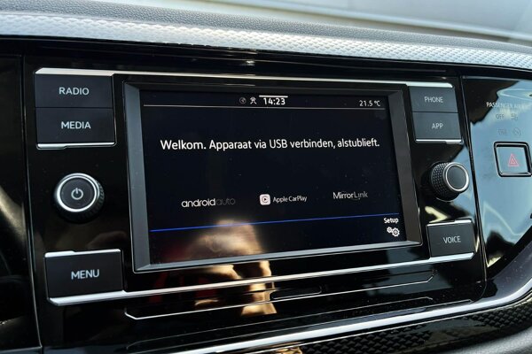 Apple Carplay/Android Auto