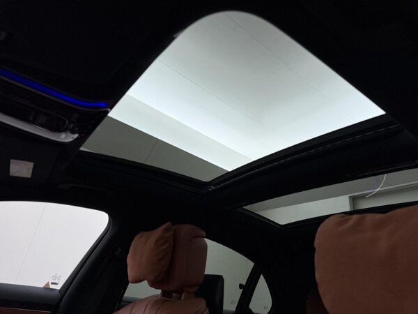 Panoramaschuifdak met comfort- en automatische regensluiting, elektrische zonnerollo Panoramaschuifdak met comfort- en automatische regensluiting, elektrische zonnerollo