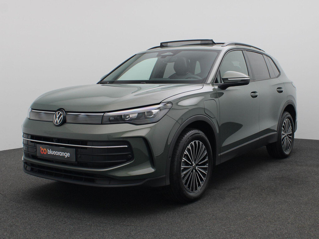 Volkswagen Tiguan 1.5 eHybrid Life Edition 204PK DSG Panoramadak, Trekhaak, 360gr.