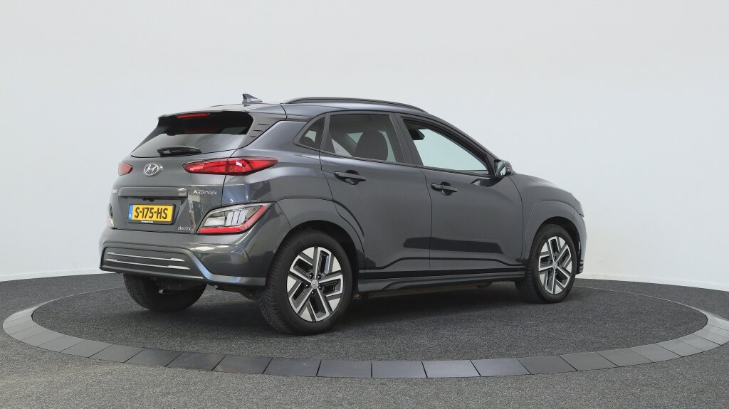 Hyundai Kona EV Comfort 64 kWh | All Seasons | Navigatie | Stoelverwarming | - Afbeelding 2