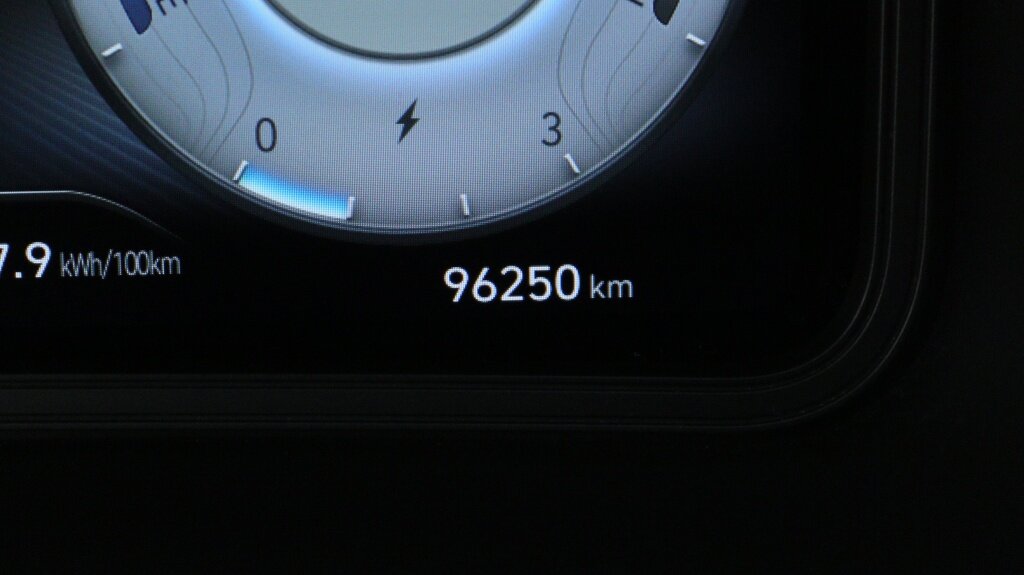 Hyundai Kona EV Comfort 64 kWh | All Seasons | Navigatie | Stoelverwarming | - Afbeelding 4