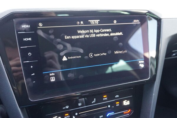 Apple Carplay/Android Auto Apple Carplay/Android Auto