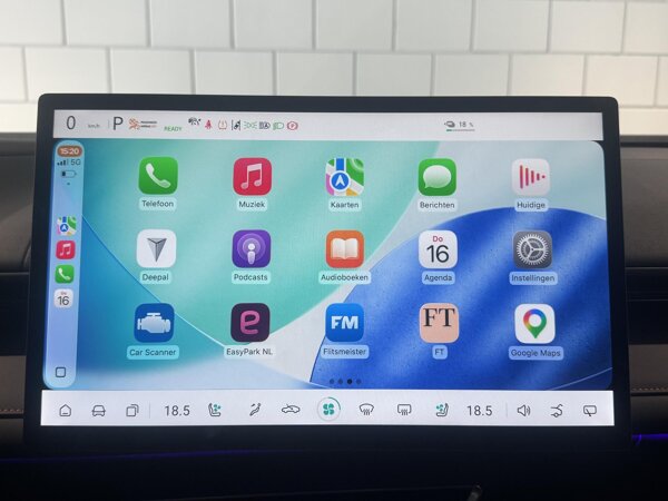 Apple Carplay/Android Auto Apple Carplay/Android Auto
