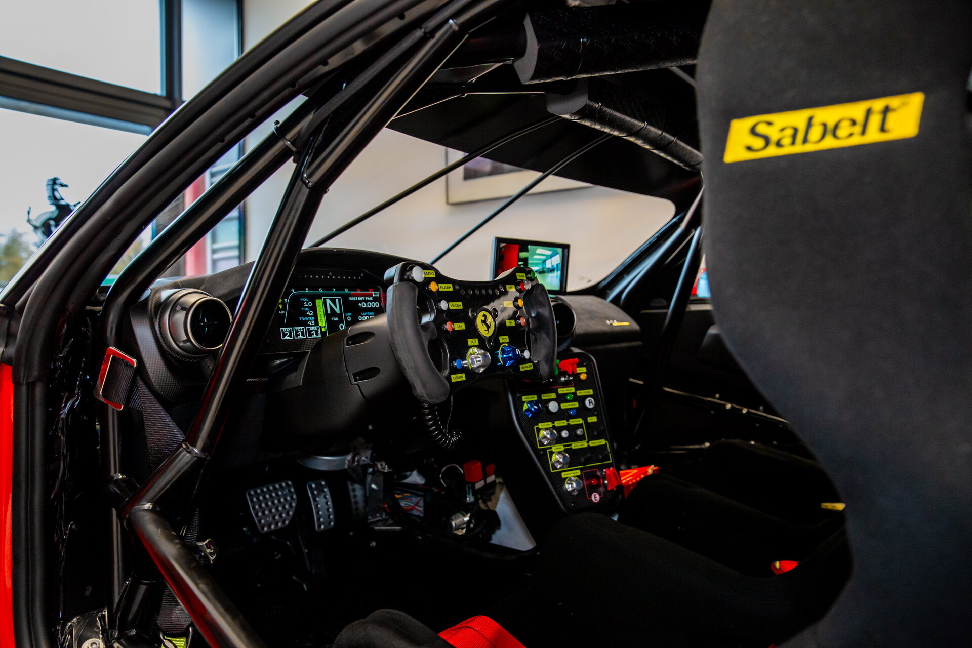 Ferrari 296 Challenge ~Ferrari Munsterhuis~ - Afbeelding 4