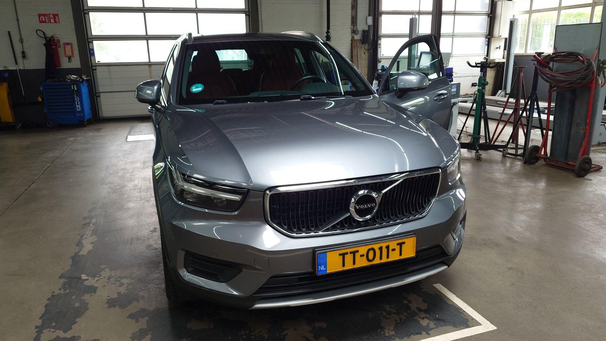 Volvo XC40 2.0 T4 Momentum - Afbeelding 2