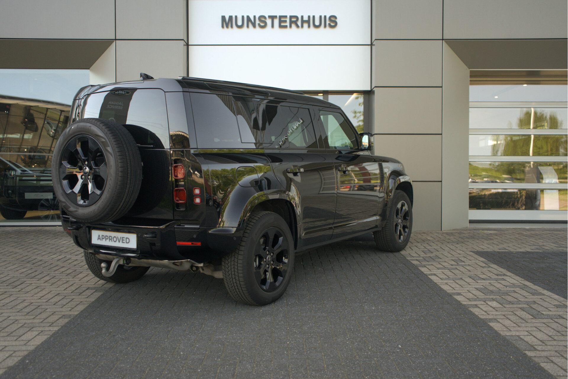 Land Rover Defender 110 2.0 P300e 110 X-Dynamic SE - Afbeelding 2