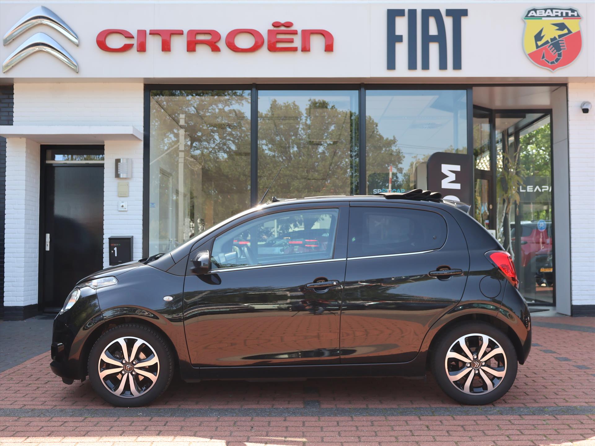Citroën C1 Airscape 1.0 VTi 72PK 5drs. Shine, Rijklaarprijs | Camera | Leder | Stoelverwarming | Lichtmetalen wielen - Afbeelding 2