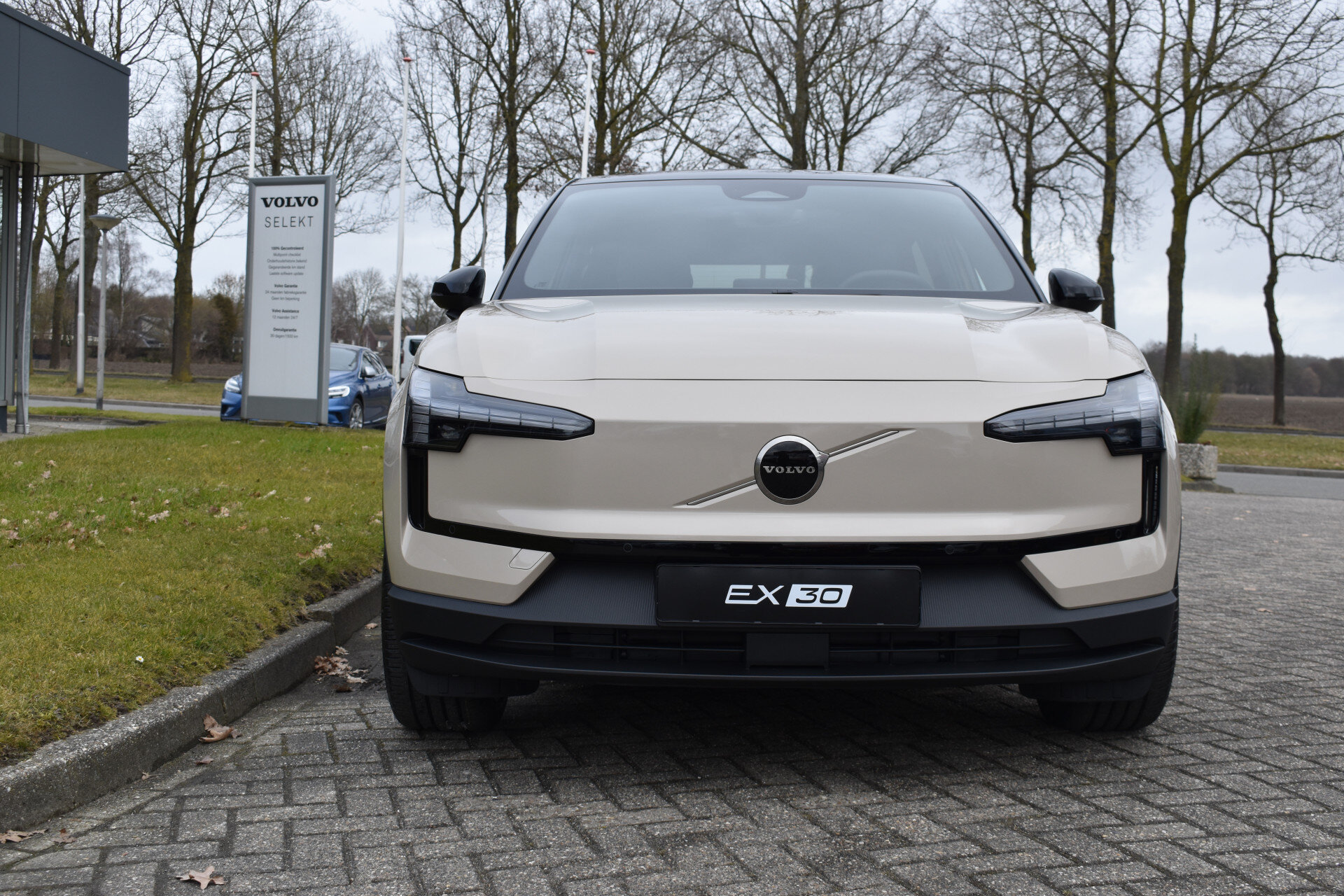 Volvo EX30 Extended Range Plus 272PK Europa 69 kWh - Afbeelding 3