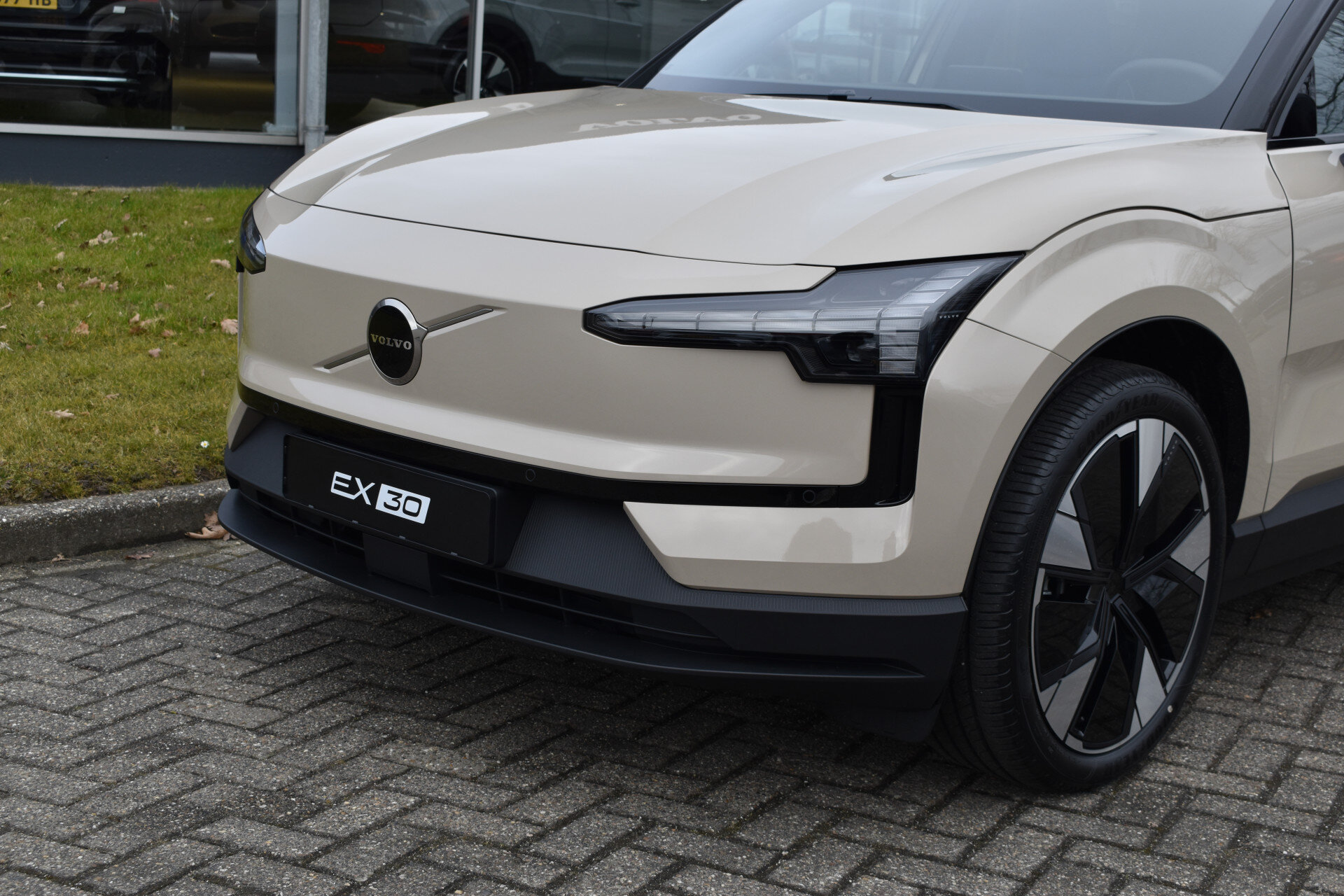 Volvo EX30 Extended Range Plus 272PK Europa 69 kWh - Afbeelding 4