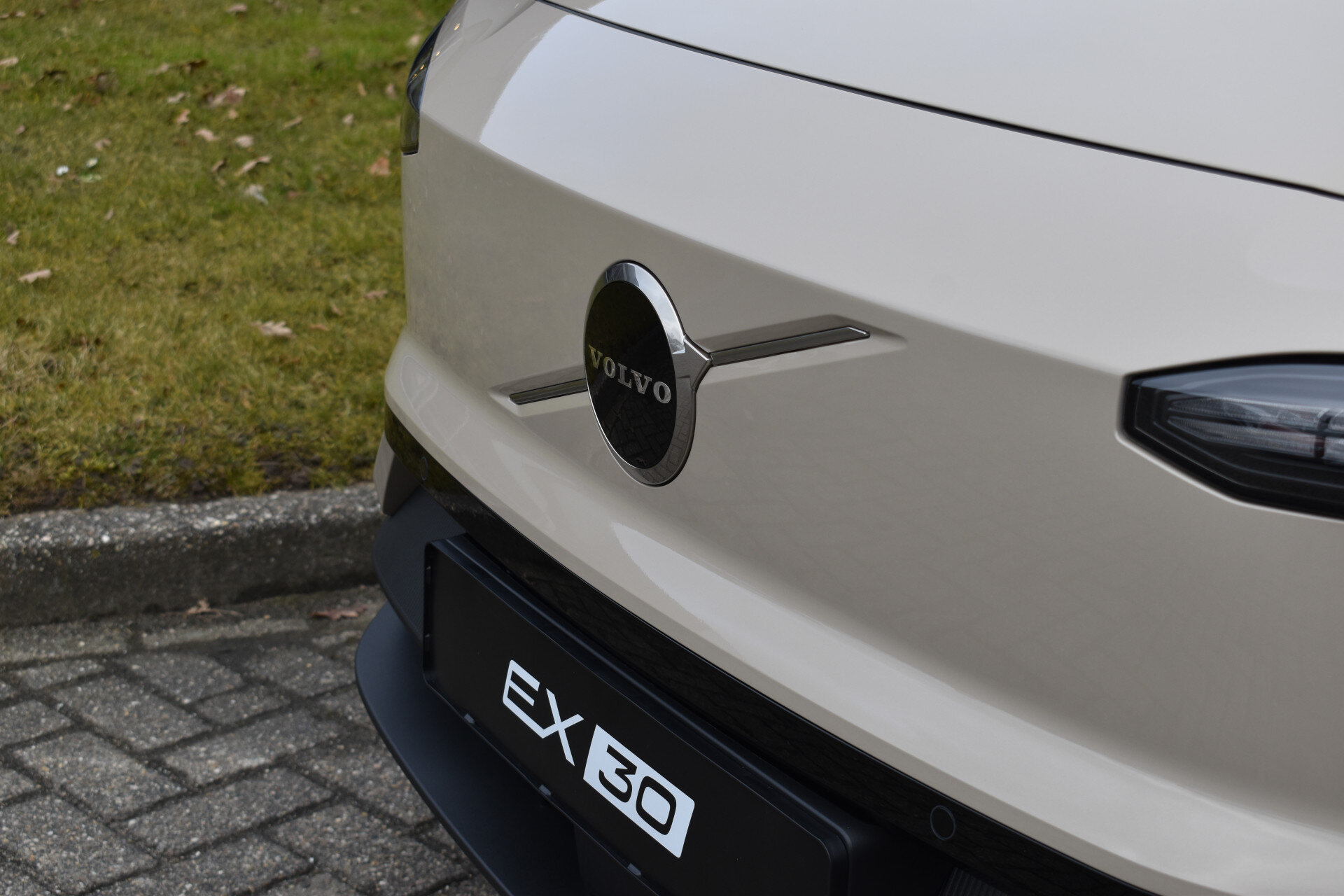 Volvo EX30 Extended Range Plus 272PK Europa 69 kWh - Afbeelding 5