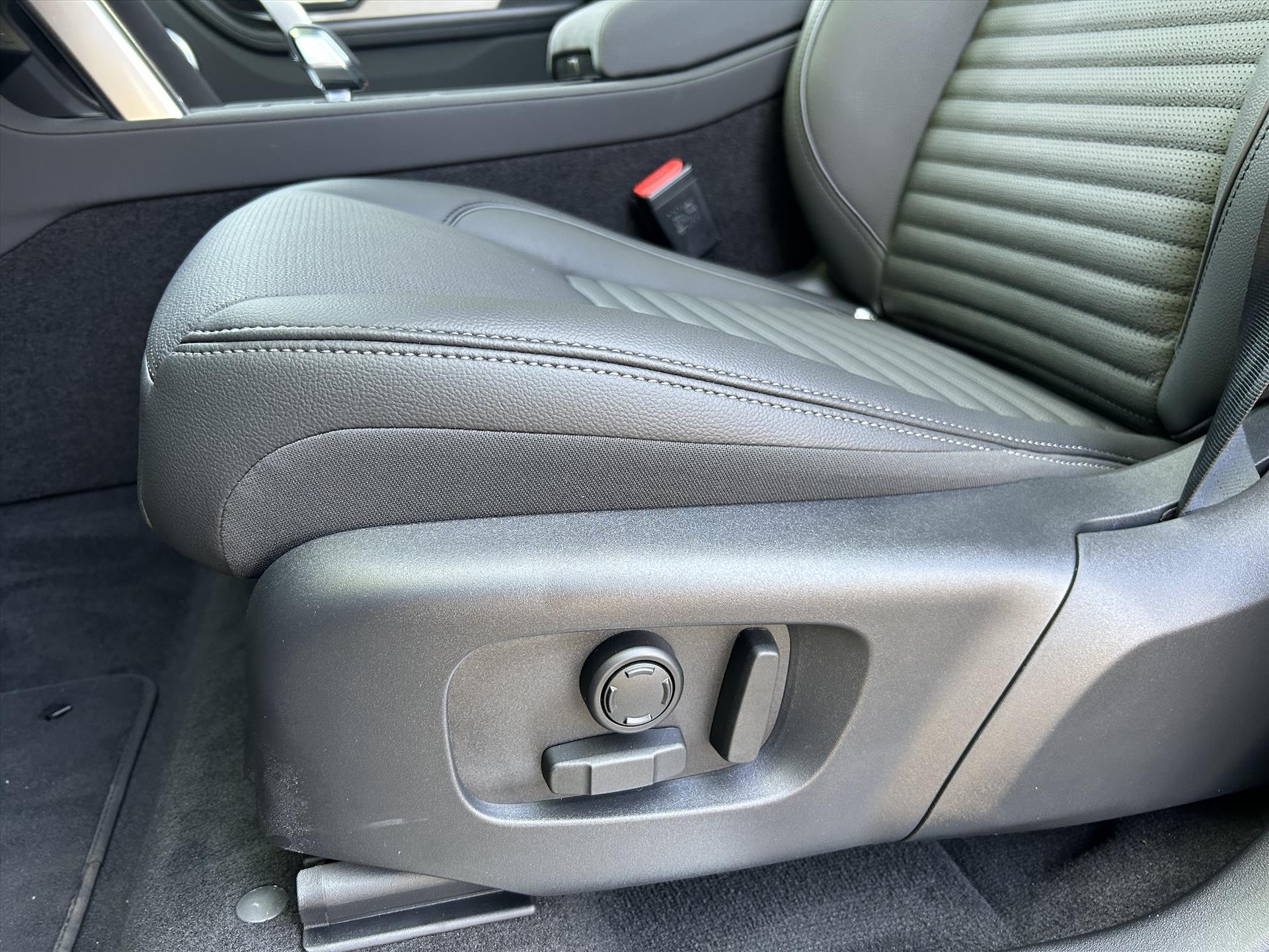 Land Rover Discovery Sport - foto 12