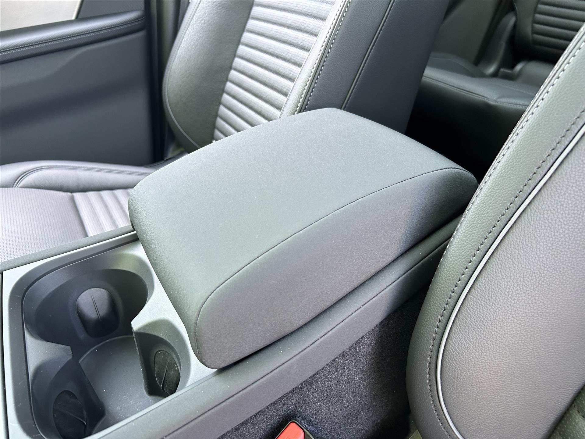 Land Rover Discovery Sport - foto 13