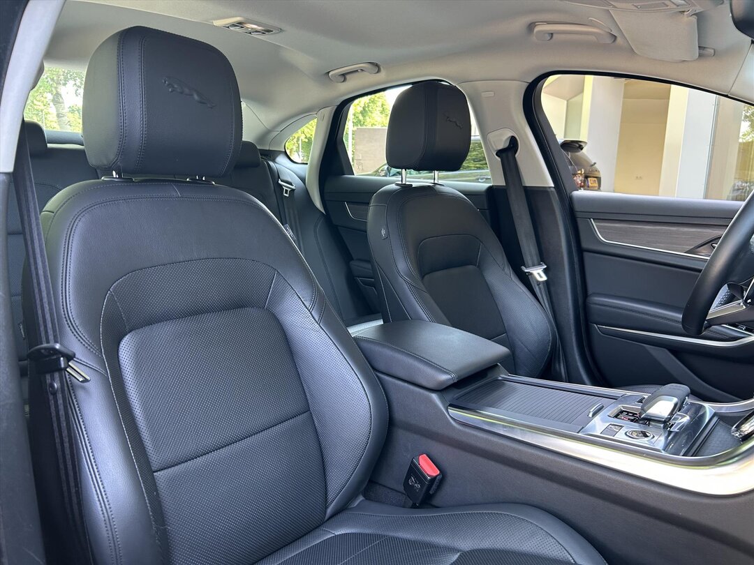 Jaguar XF - foto 4