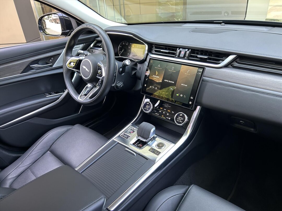 Jaguar XF - foto 5