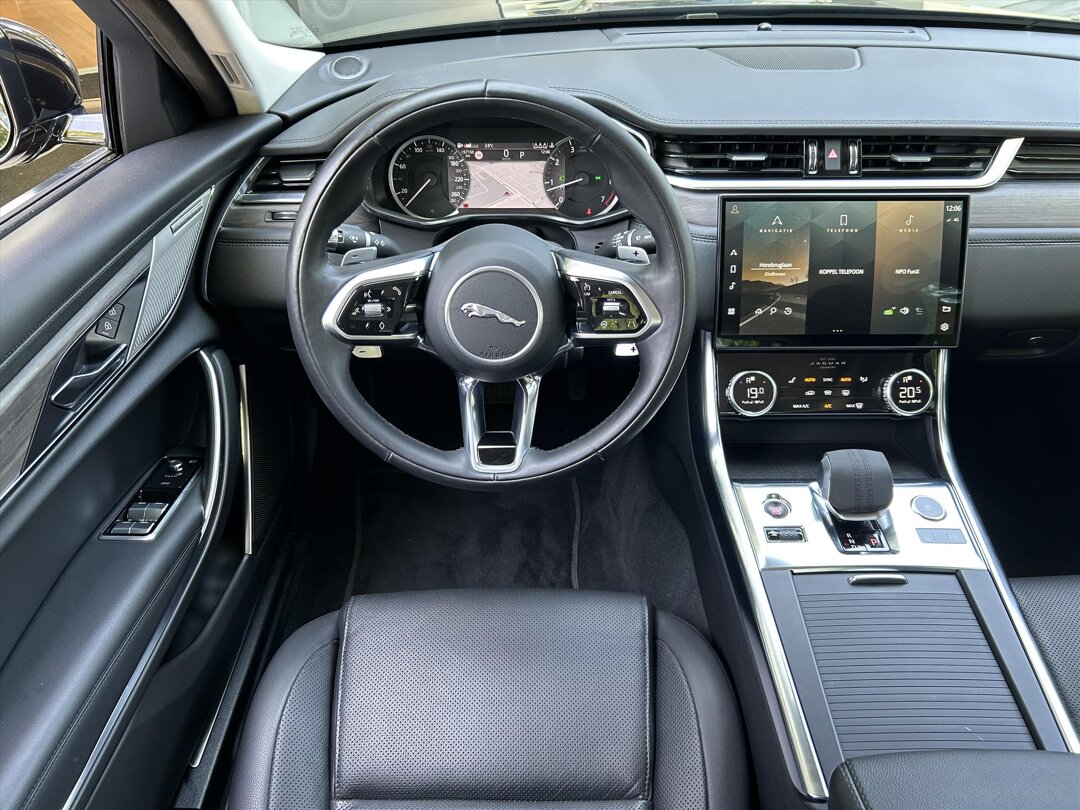Jaguar XF - foto 6