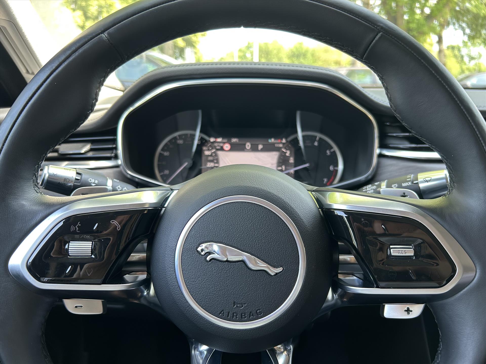 Jaguar XF - foto 15