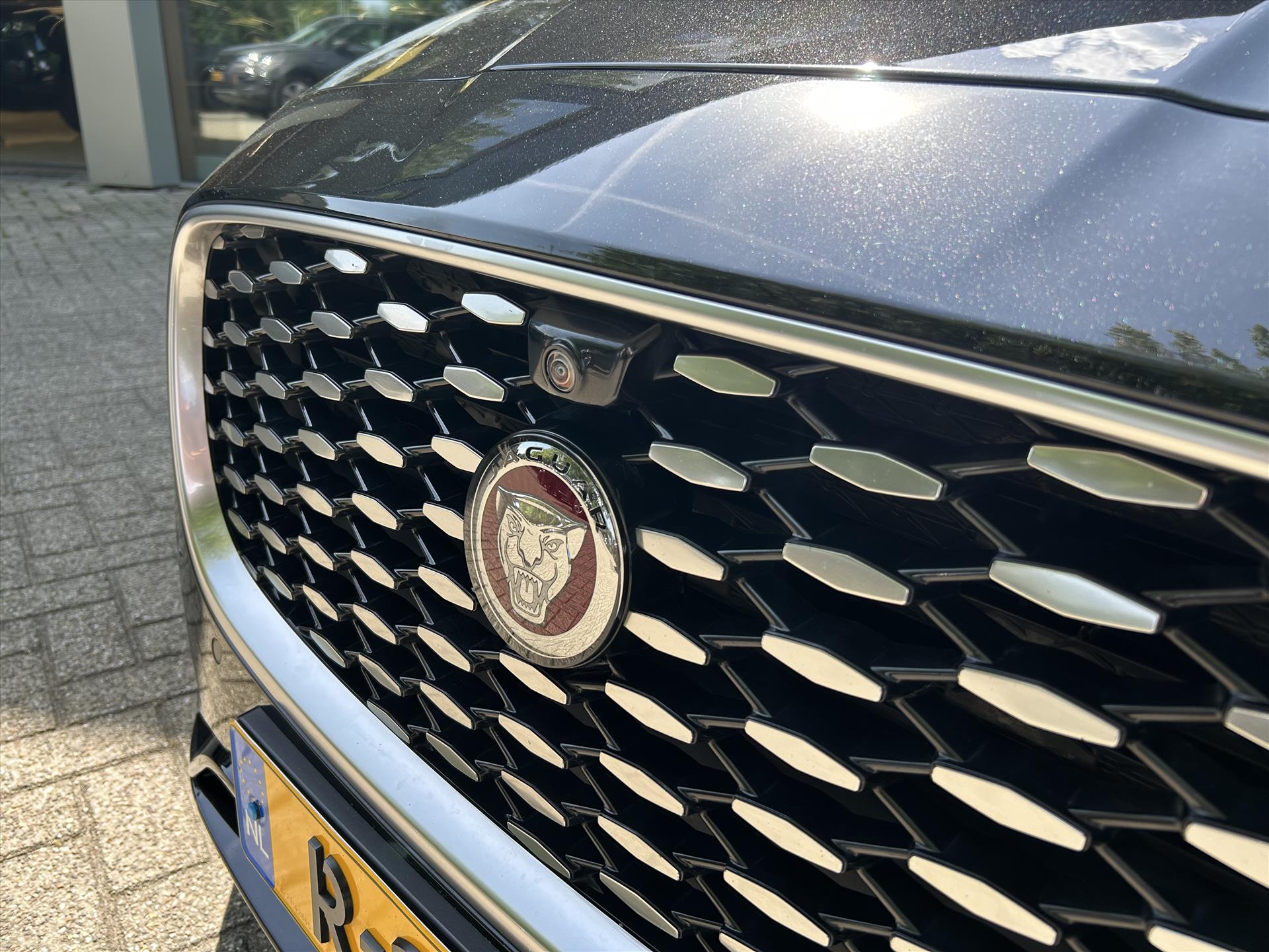 Jaguar XF - foto 23