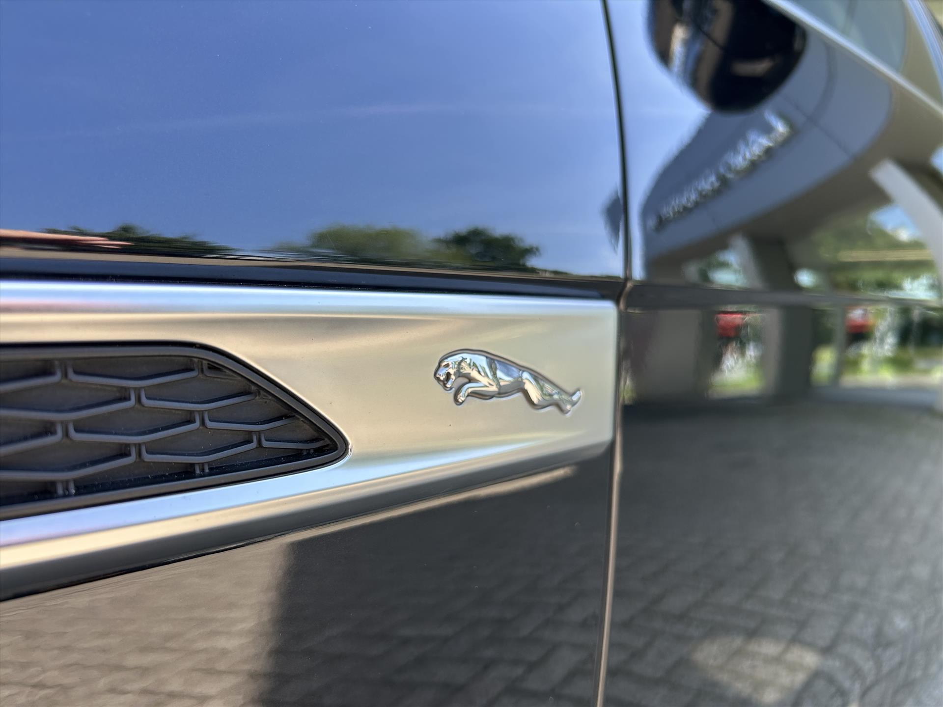 Jaguar XF - foto 25