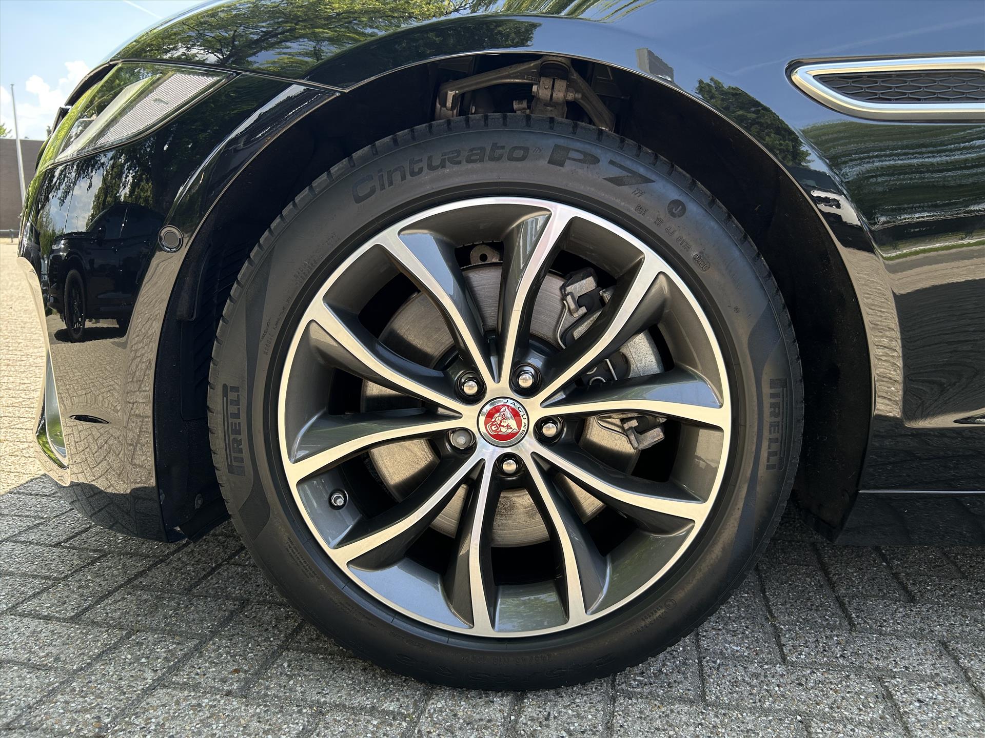 Jaguar XF - foto 27